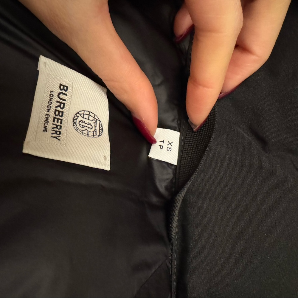 Authentic Burberry women’s winter jacket XS - Picture 4 of 4
